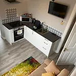 Mini-apt Carrigaline, 2min To Town 1 Bed & Sofa Bed Sleeps 4 * カリガライン