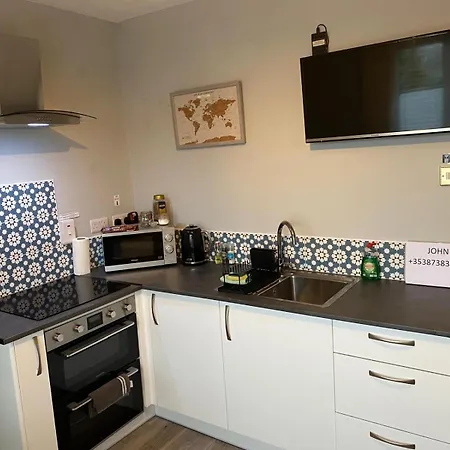 Mini-apt Carrigaline, 2min To Town 1 Bed & Sofa Bed Sleeps 3 Or 4 Carrigaline