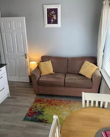 Mini-apt Carrigaline, 2min To Town 1 Bed & Sofa Bed Sleeps 4 Апартаменты