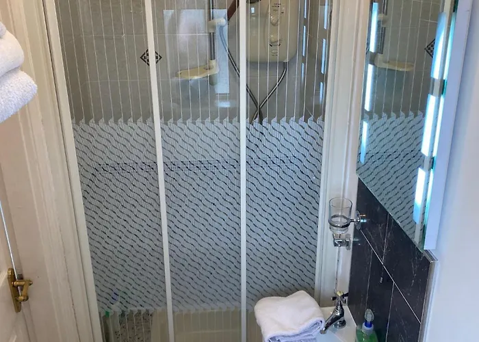 Mini-apt Carrigaline, 2min To Town 1 Bed & Sofa Bed Sleeps 4 Carrigaline